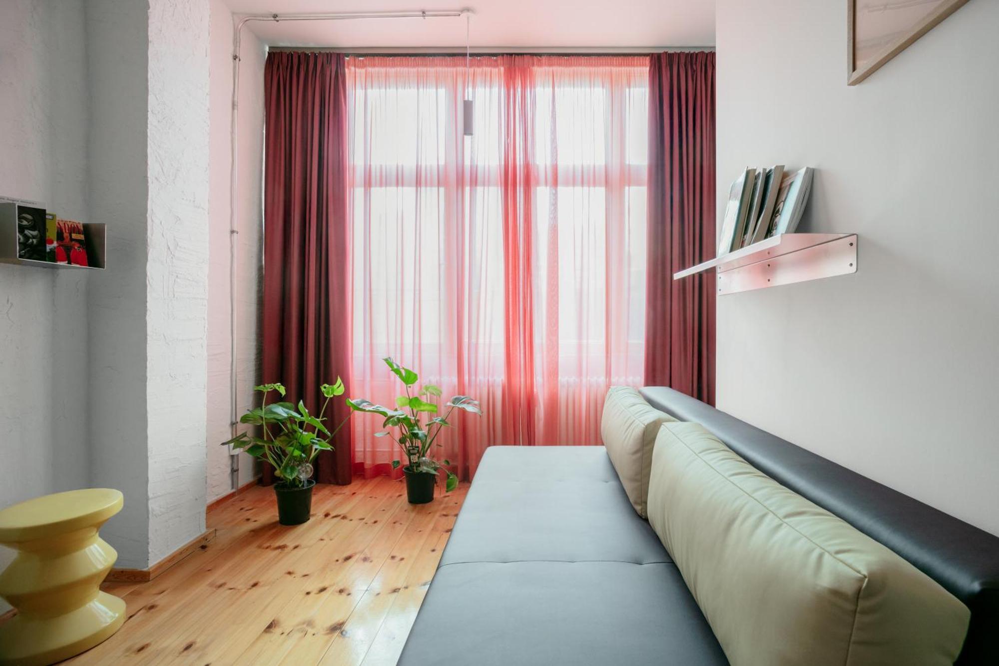 Flattering Aparthotel *