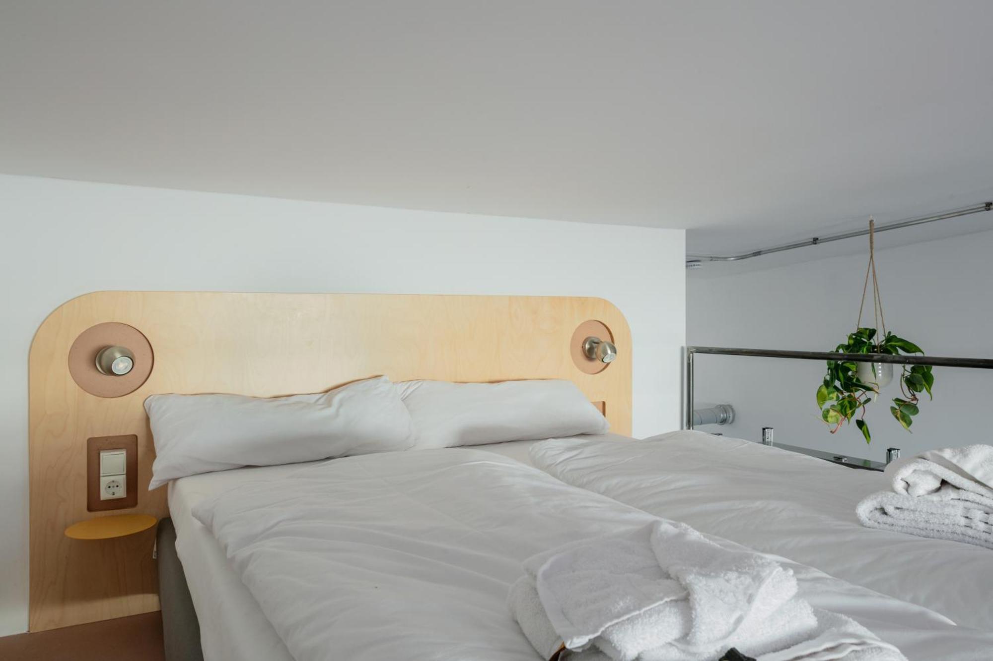 Flattering Aparthotel *