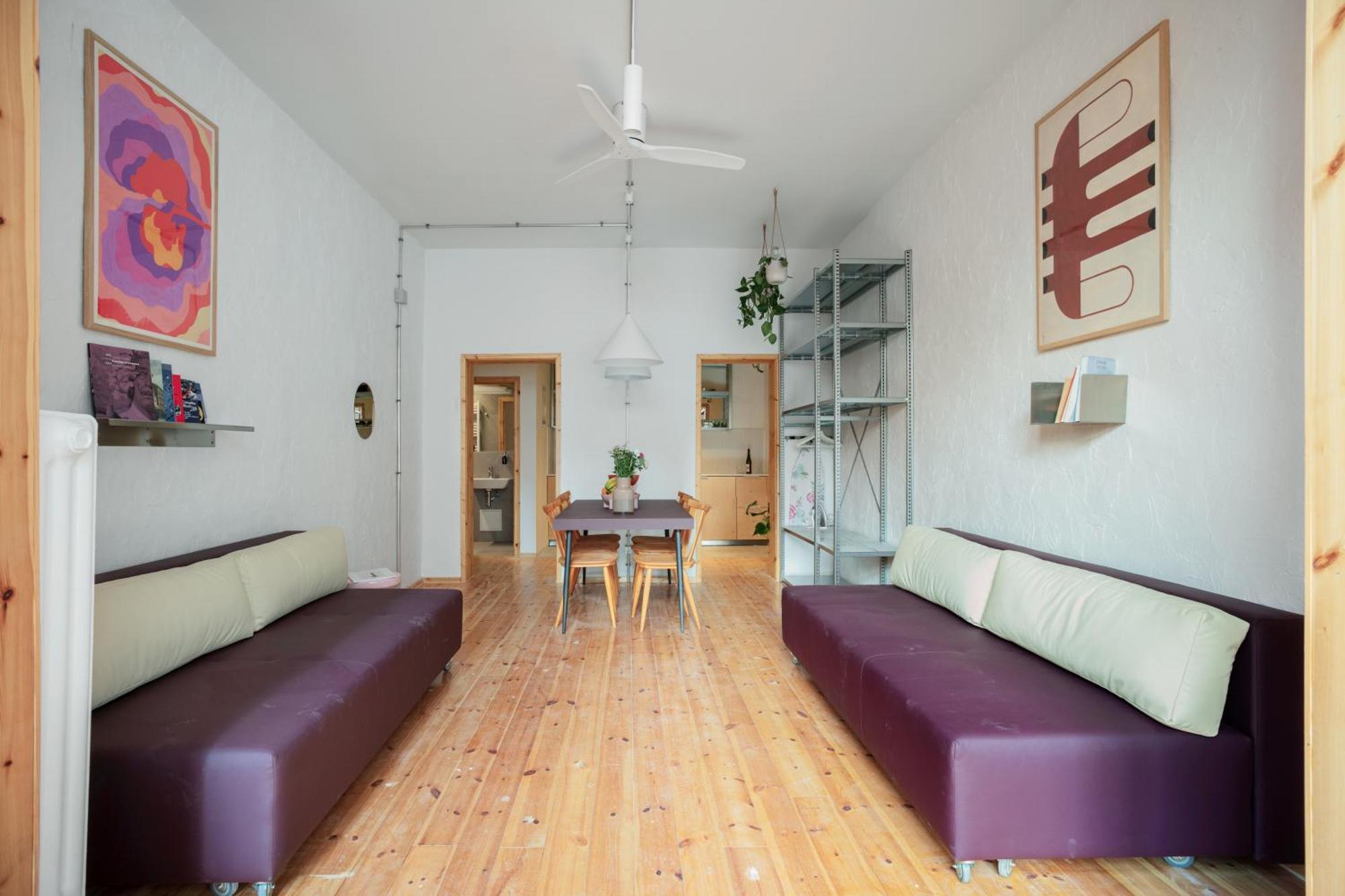 Flattering Aparthotel *